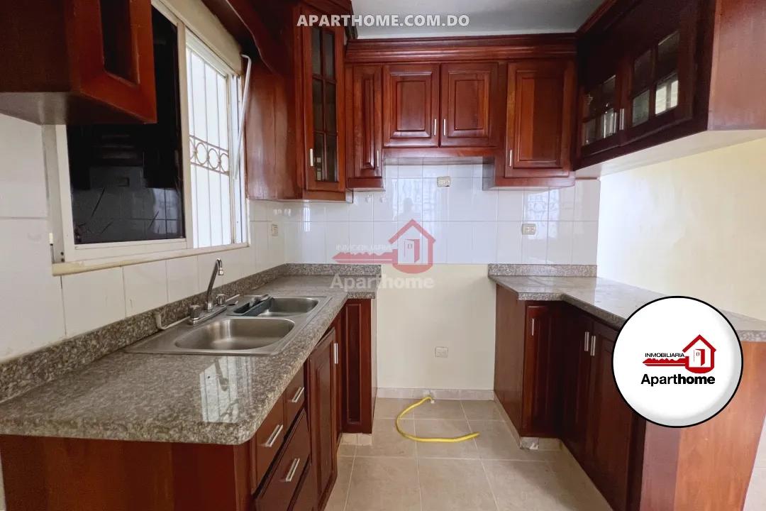 Apartamento en 3er nivel con 2 parqueos en Golden Village, San Francisco de Macorís