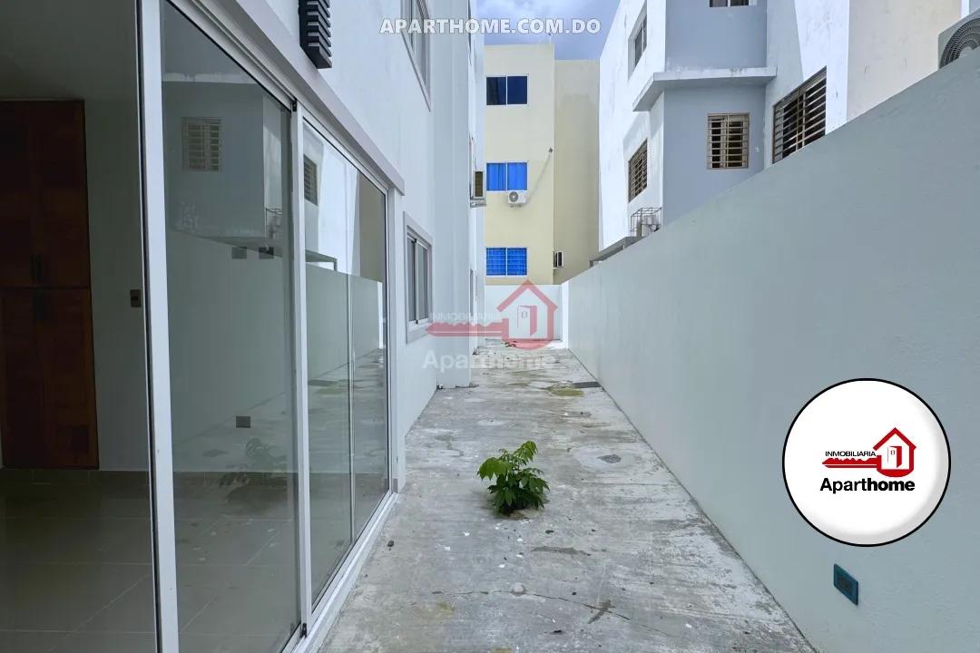 Apartamento Nuevo en Renta con Patio, 2 Parqueos en 1er Nivel en Urb. Neftalí 1, San Francisco de Macorís
