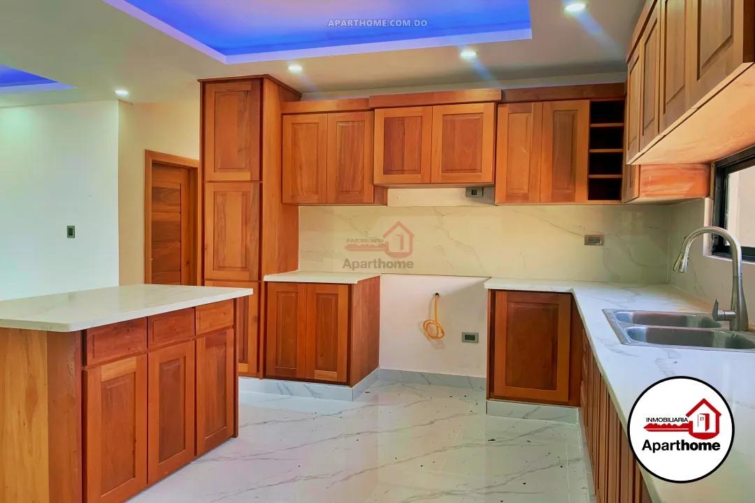 Apartamentos y Penthouse Cerca Salida a Santo Domingo, SFM