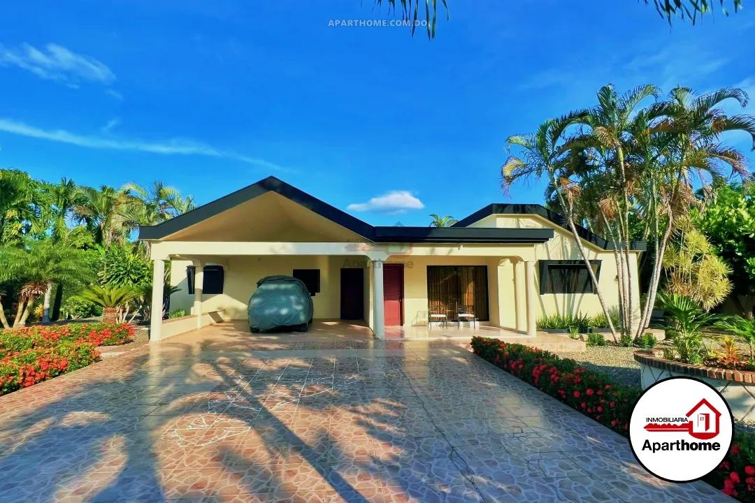 Casa con 1,258Mt² de Terreno en Tenares