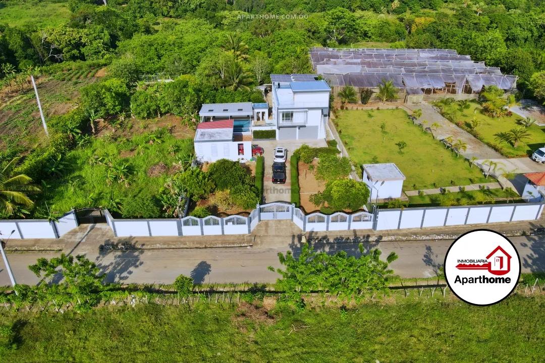 Casa con Piscina en 342m² de Construcción y 4,516m² de Terreno en Madeja, San Francisco de Macorís