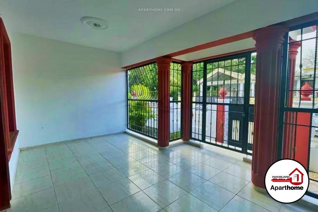 Casa con Terraza en Terreno de 652Mt², República Dominicana