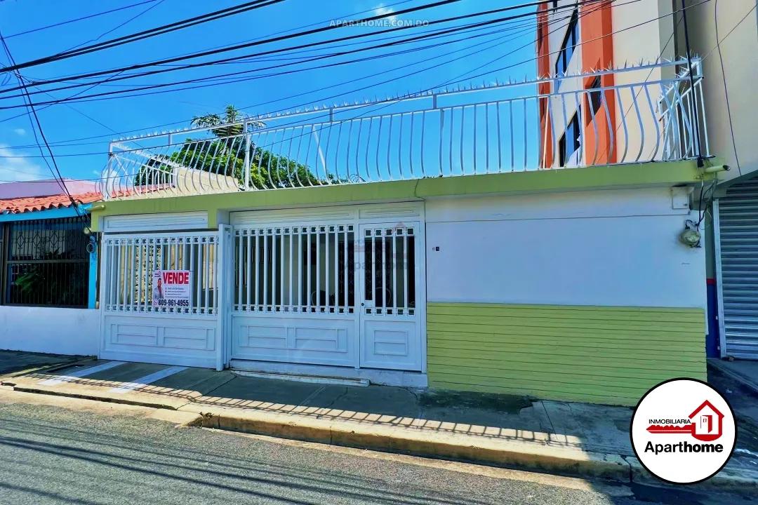 Casa de 2 Niveles en el Centro de San Francisco de Macorís