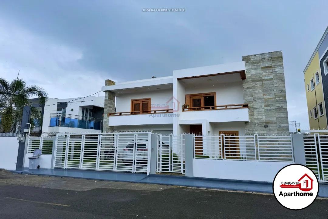 Casa de Lujo en Urb. Espinal, San Francisco de Macorís RD