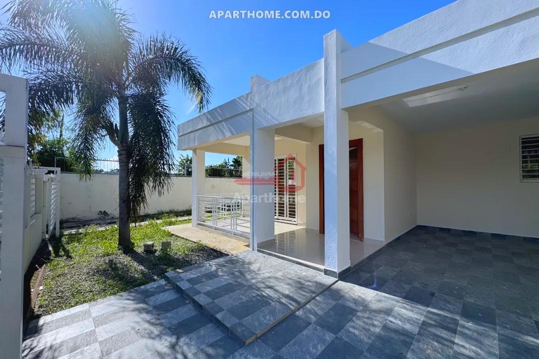 Casa en Renta con Patio y Terraza en San Francisco de Macorís