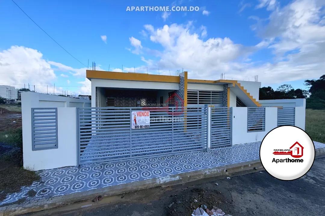 Casa Nueva en Venta en Las Caobas por RD$16.5 millones con 4 Parqueos en San Francisco de Macorís