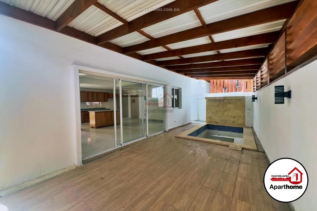 Comprar Villa con Picuzzi en Urb. Hidalgo, San Francisco de Macorís