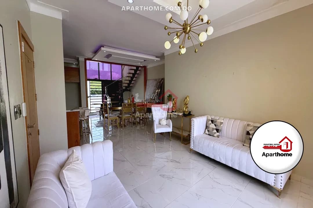 Penthouse en Venta en Urb. Hidalgo, San Francisco de Macorís de 252 m², 4 Habitaciones, Jacuzzi y Terraza