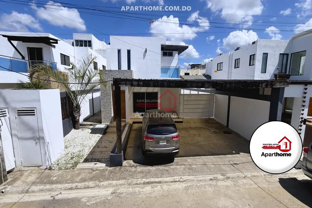 Villa con 296m² con Piscina y Terraza (2 Niveles) Res. Doral Park, San Francisco de Macorís