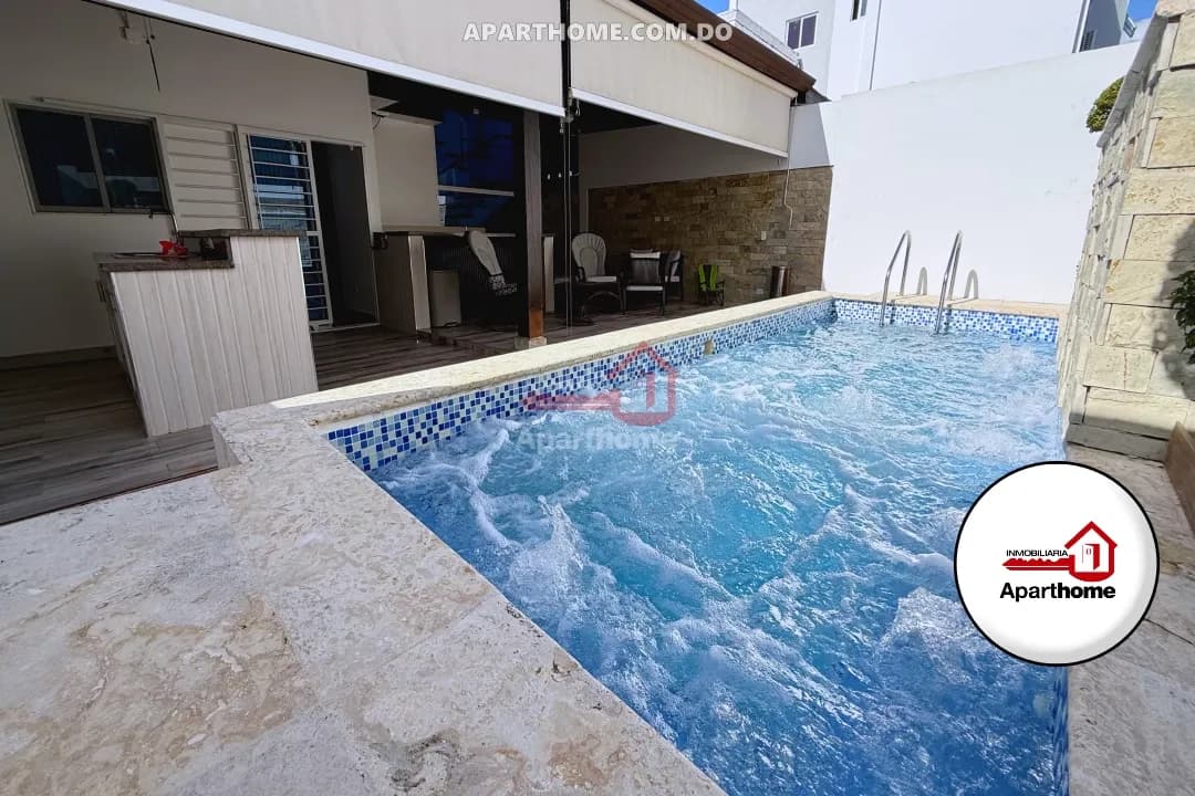 Villa Hermosa de 3 Niveles con Piscina en Venta en Doral Park, San Francisco de Macorís